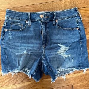 Universal Thread Shorts frayed hem size 29/8